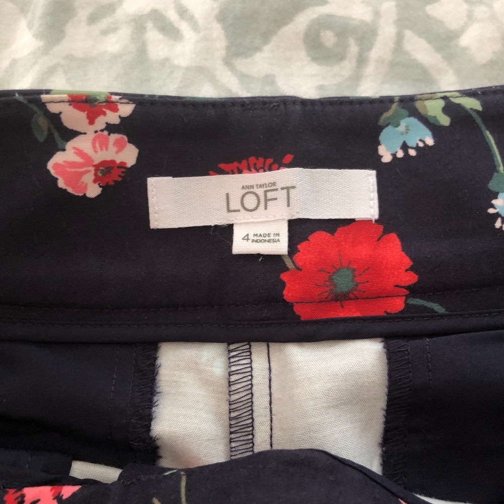 Loft Riviera Shorts - Picture 2 of 4